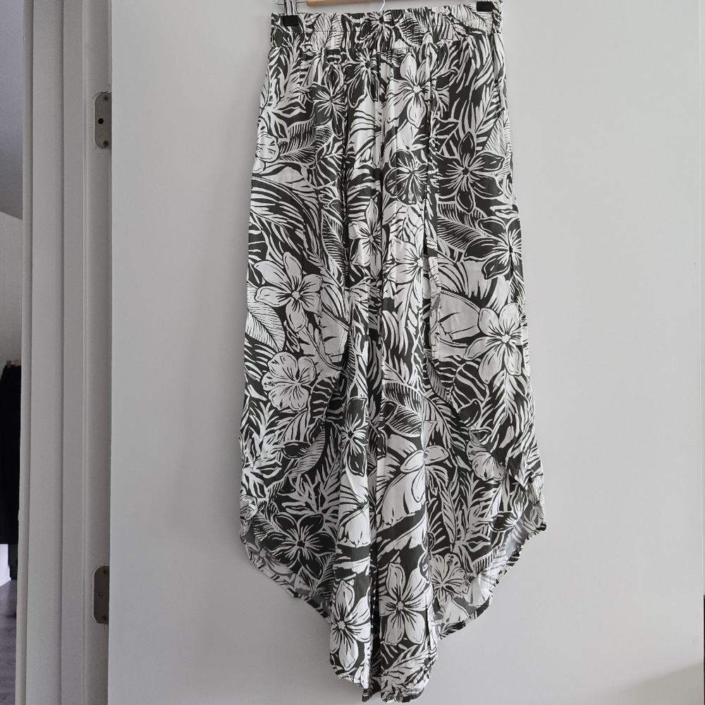 Mahina Green & White Tropical Floral Pants Size S